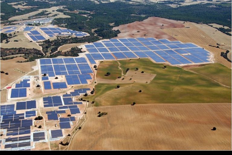 OLMEDILLA - A világ legnagyobb napelemfarmjának egyike